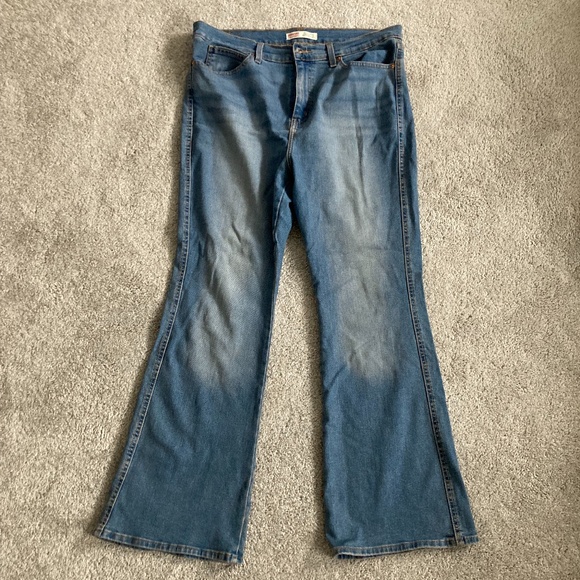 3/$10 SALE Signature Levi's Jeans High Rise Flares - Picture 1 of 4
